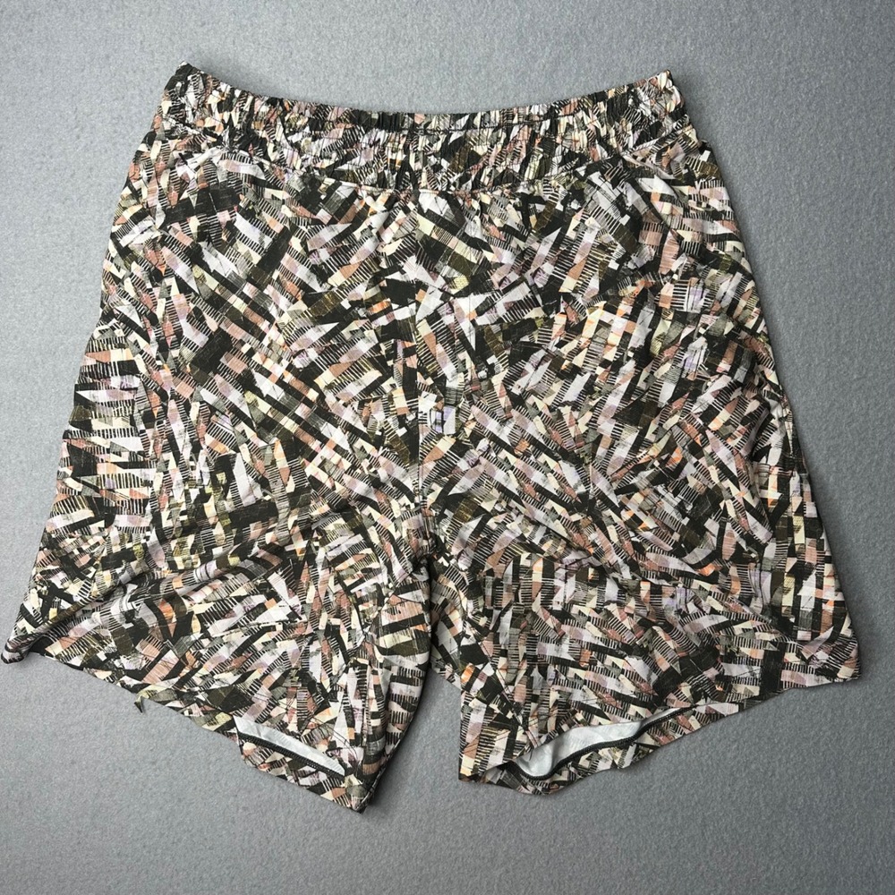 Lululemon Pace Breaker Shorts Men Medium Olive Multi 7" Inseam Lined Geometric